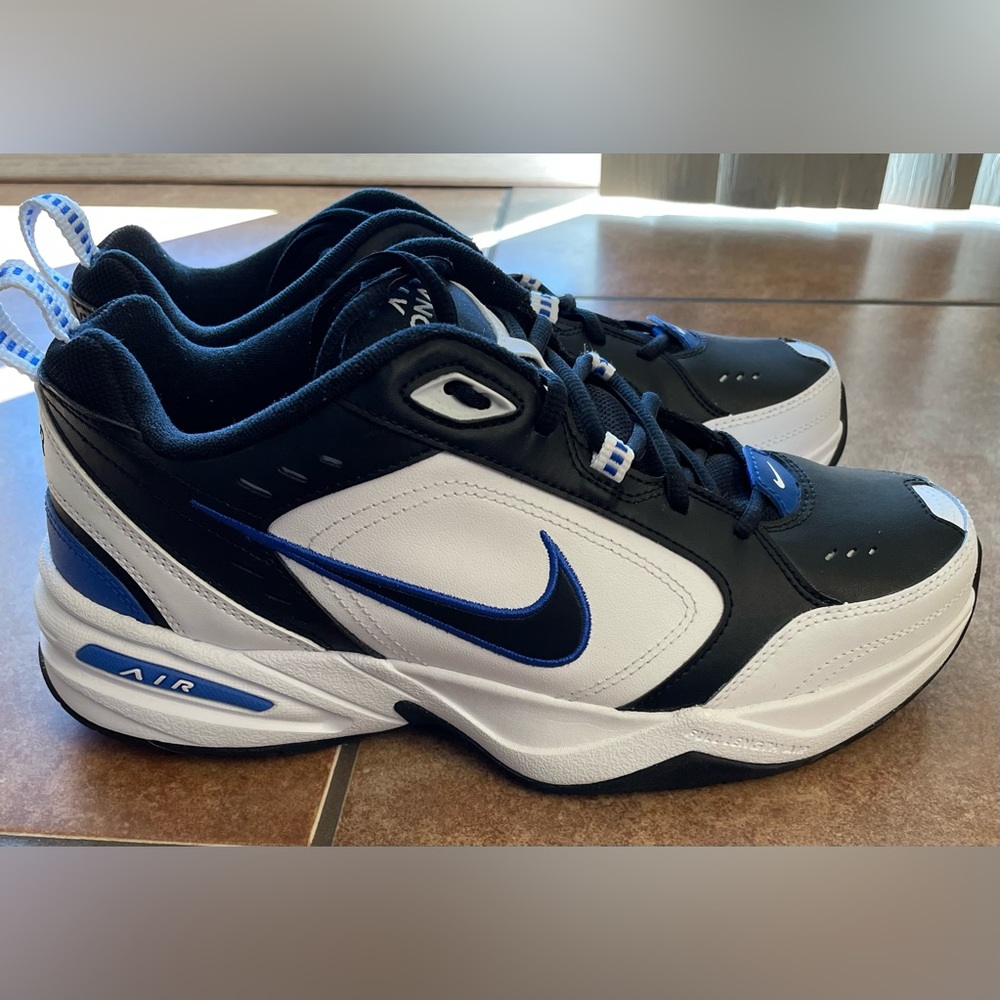 Nike Men’s Air Monarch IV